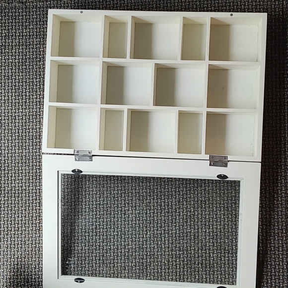 Wall Jewelry Organizer - Picture 4 of 7